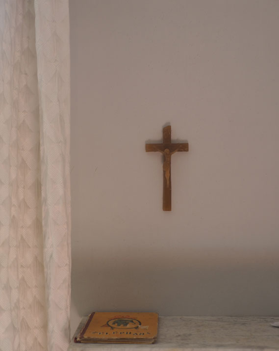 Croix murale en vieille cire