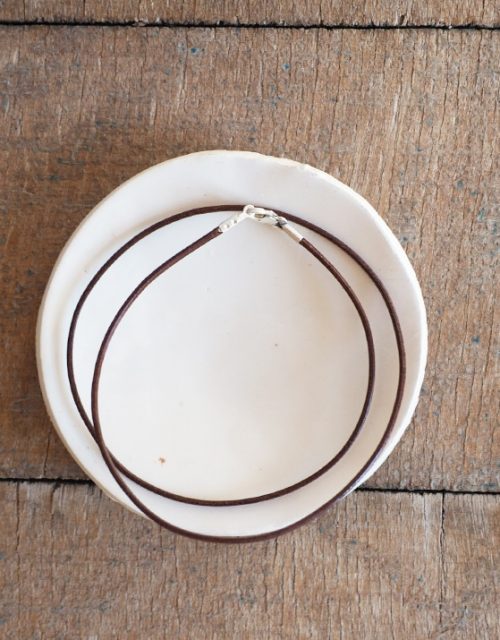 Collier en cuir marron - 40 / 50 cm