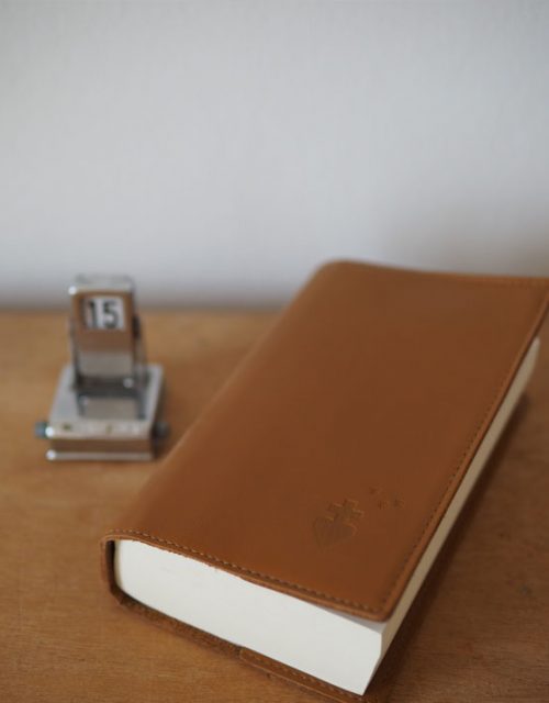 couverture en cuire et bible