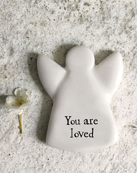 Jetons ange en porcelaine "You are loved"