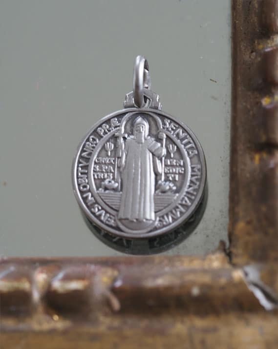 Médaille Saint Benoît en argent -1,8 cm