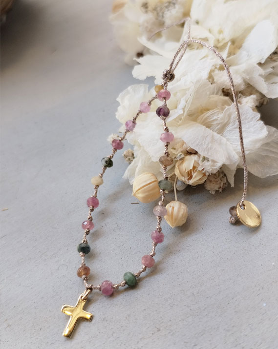 Bracelet croix et perles plaquée or