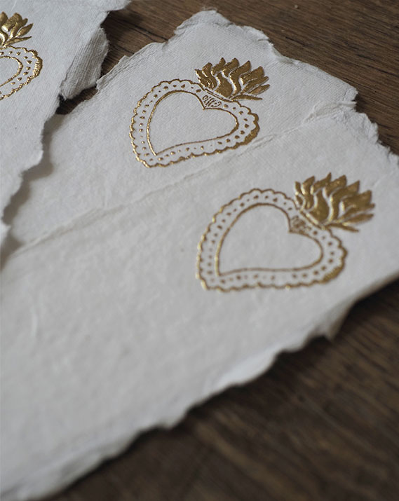 Signet gravure rétro doré en papier coton - ©Catho Rétro